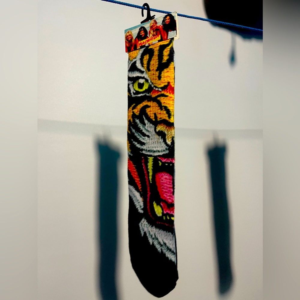 Bae watch tiger socks !!!